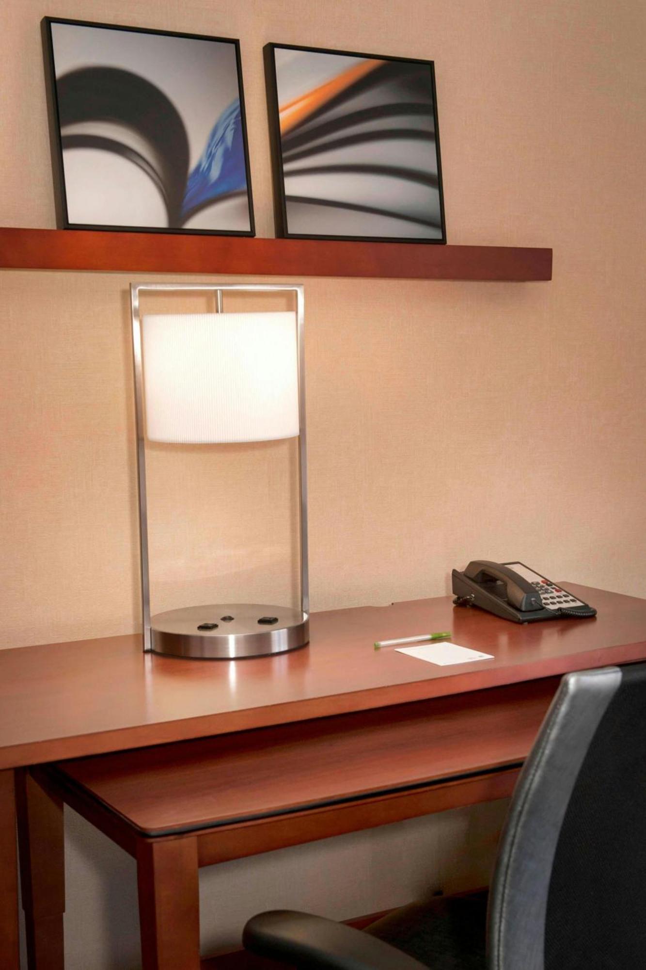 Courtyard By Marriott Hartford Windsor Airport Hotel Exterior foto